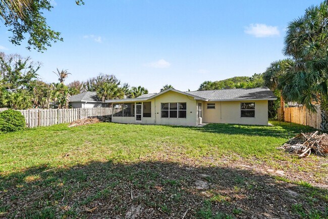 Building Photo - 108 Delvalle St