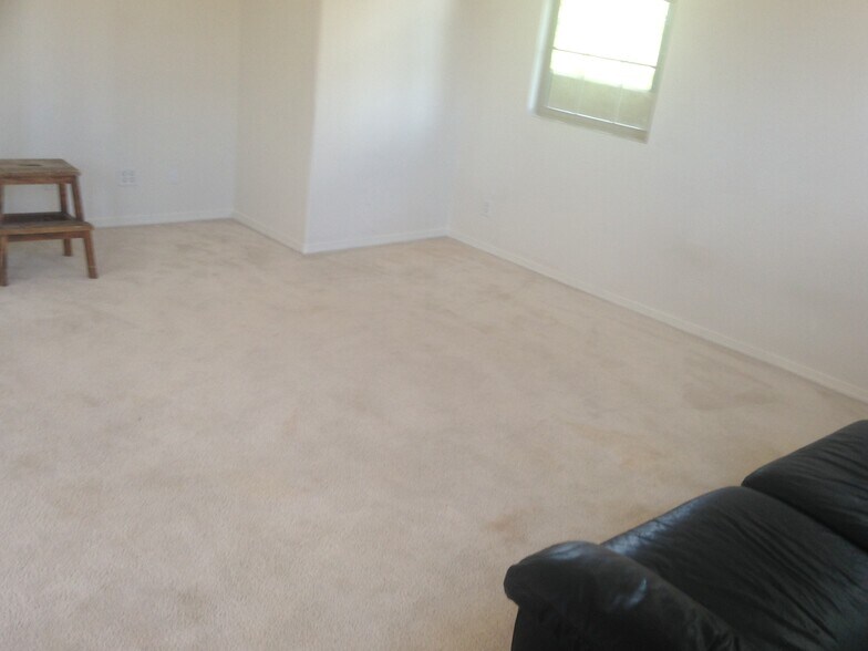 Living area - 38 Cienega