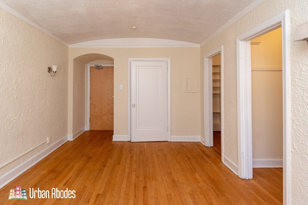 Building Photo - 535 W Arlington Pl