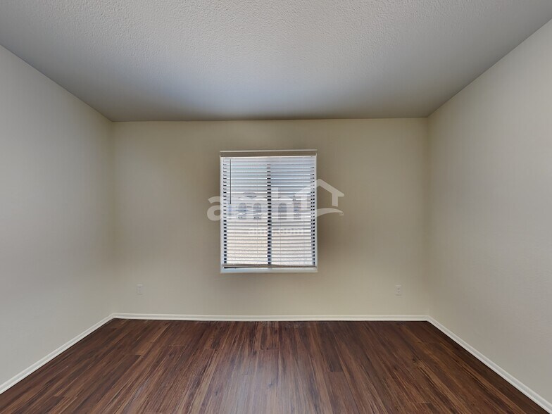Building Photo - 7975 S New Abbey Dr