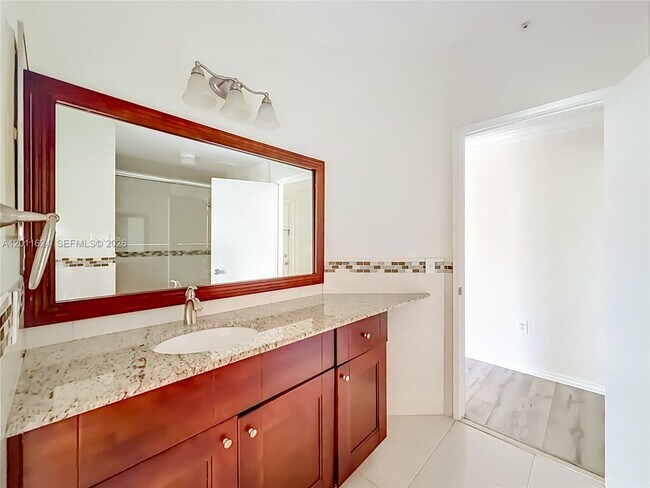 Building Photo - 6968 SW 39th St