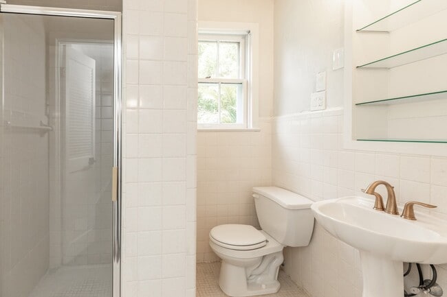 Building Photo - 118 N Caldwood Dr