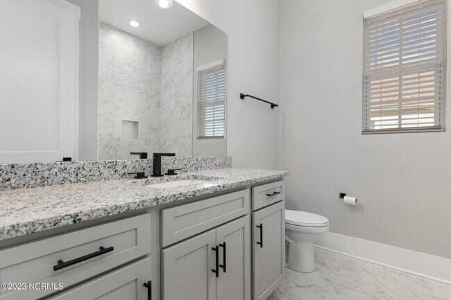 Building Photo - 2108 Stonecrest Dr NW