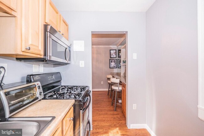 Building Photo - 5214 8th Rd S