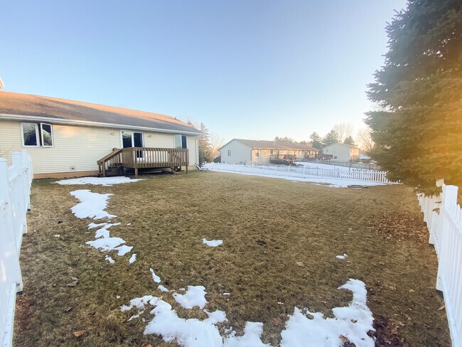 Building Photo - 13057 Velp Ave