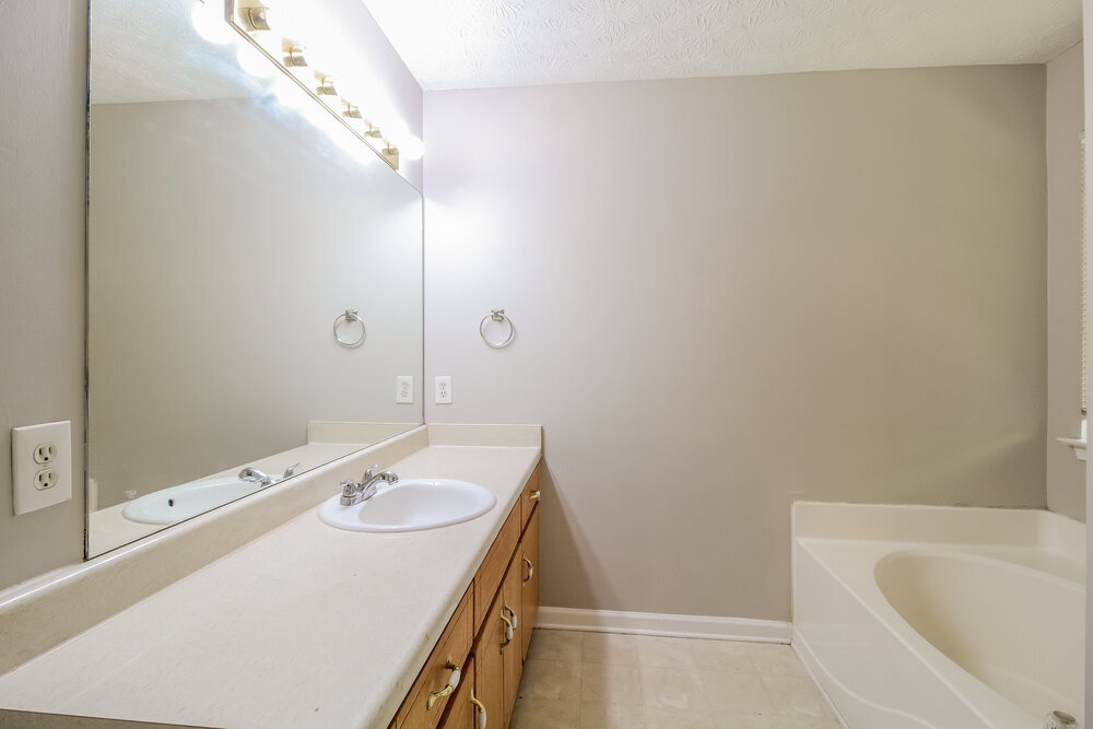 Building Photo - 40 Hunters Ridge Ct