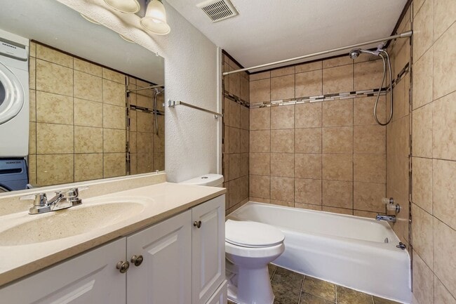 Building Photo - Beautiful & Modern 2 bedroom in Denver!