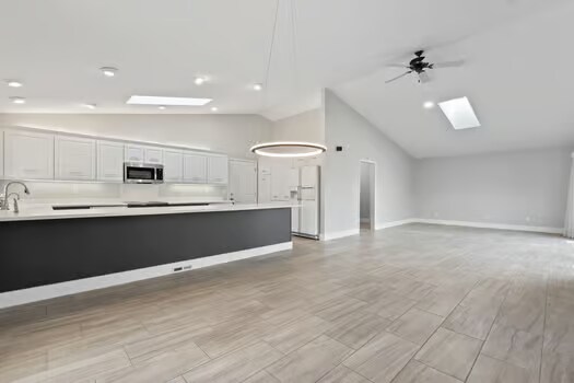 Building Photo - 8432 W Brookview Dr