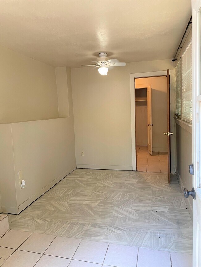 Building Photo - 337 W 1st Ave