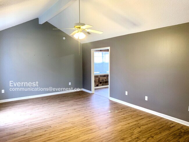 Building Photo - 153 Jasmine Dr
