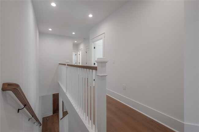 Building Photo - 807 E Ida St