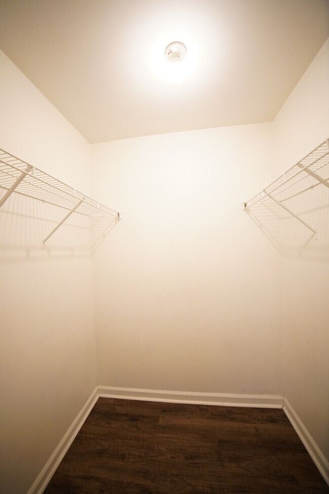 Building Photo - 2555 Chateau Ln