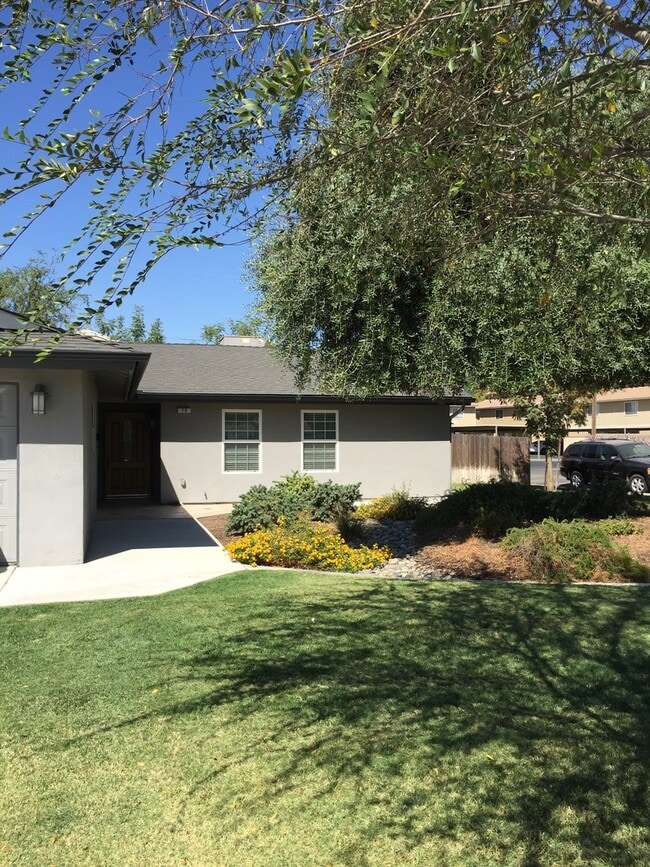 Primary Photo - 3 Bedroom 2 Bath Home
