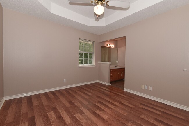 Building Photo - 1205 Monroe St