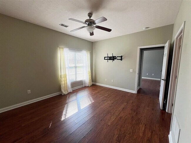 Building Photo - 2500 Crossings Blvd