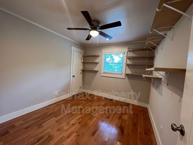 Building Photo - 1210 Gearwood Ave