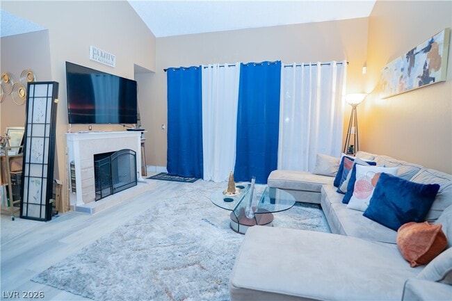 Building Photo - 2451 Domingo St