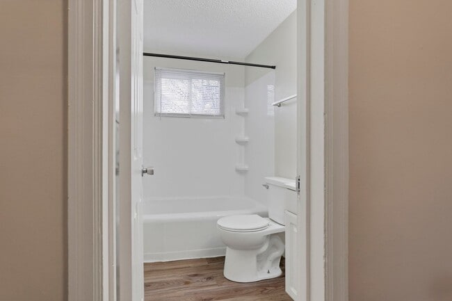 Building Photo - 898-900 Racine Ave