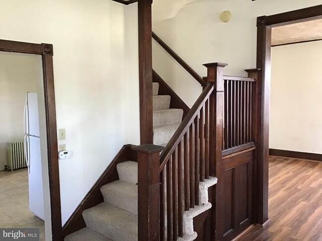 Building Photo - 1822 E Main St