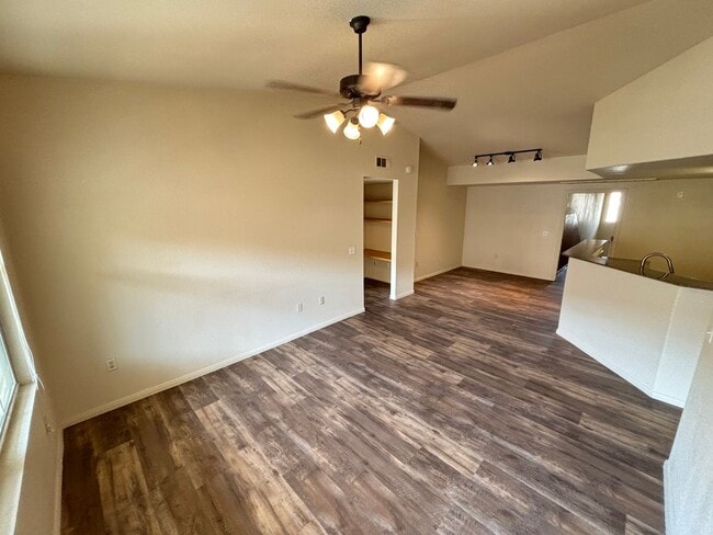 Building Photo - Fantastic 2Bed/2Bath Condo in Southwest Area