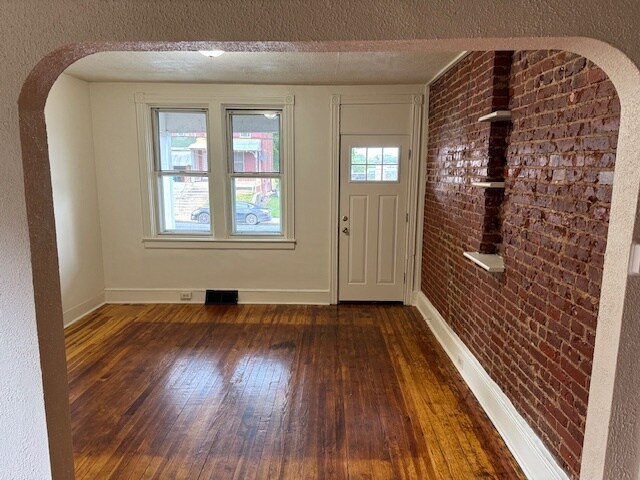 Living Room - 226 E Liberty St