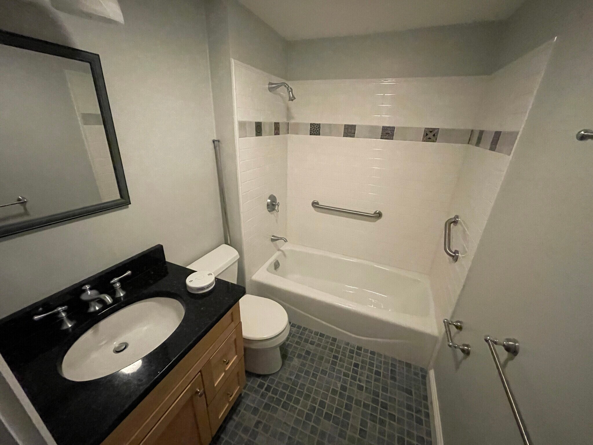 Building Photo - 403 Marlborough St