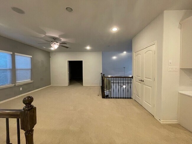 Building Photo - 2403 Cabrillo Ln