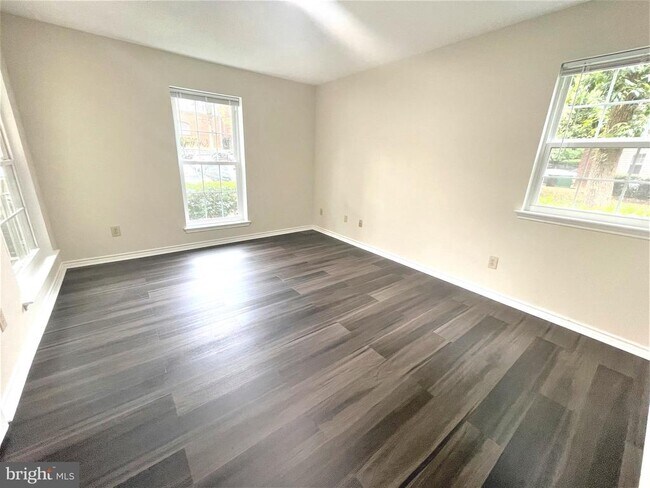 Building Photo - 1505 Lincoln Way