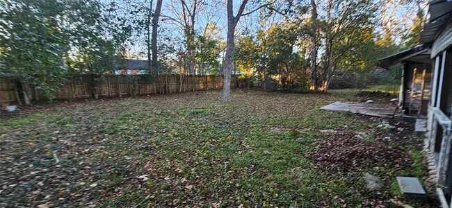 Building Photo - 3774 Maclamar Rd