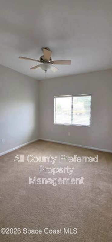 Building Photo - 1390 Lara Cir