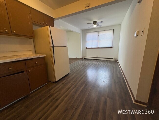 Building Photo - 1133 W 127th Pl