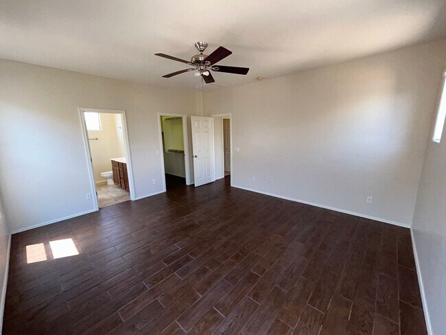 Building Photo - 3911 S 100th Glen