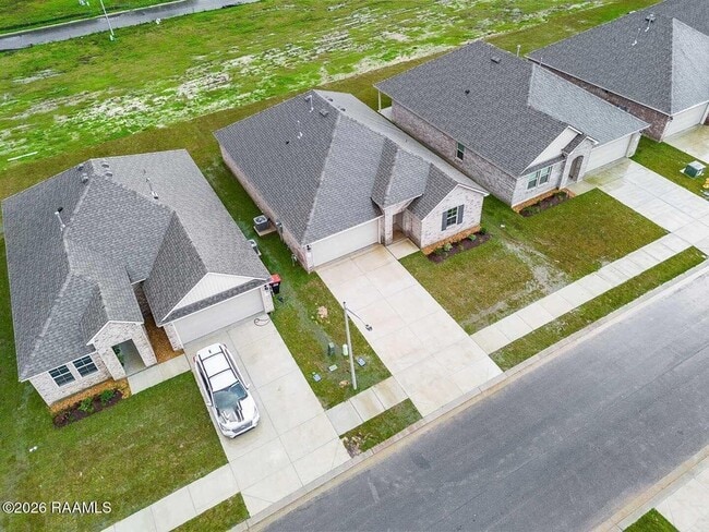 Building Photo - 234 Sidney Oaks Dr