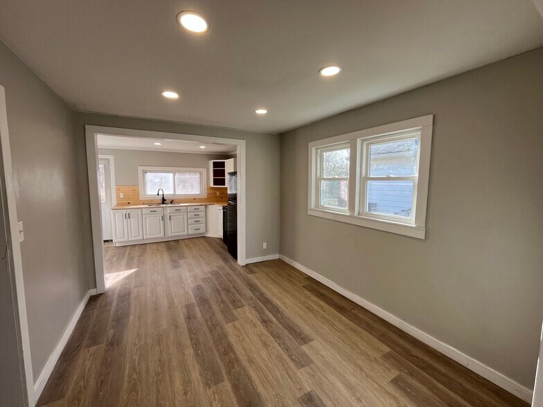 Building Photo - 2319 G Ave