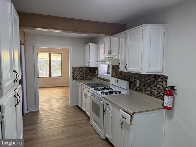 Building Photo - 1452 14th Ave