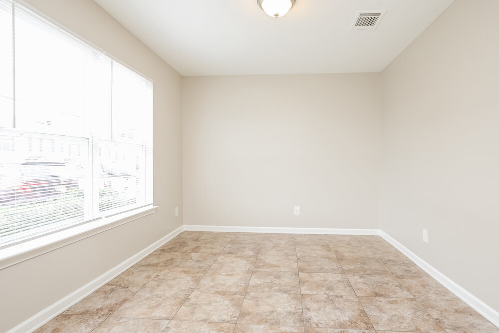 Building Photo - 8047 Logan Dr