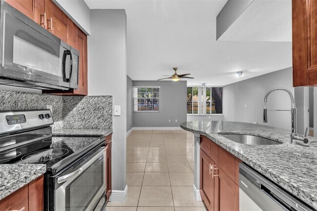 Building Photo - 2890 N Oakland Forest Dr