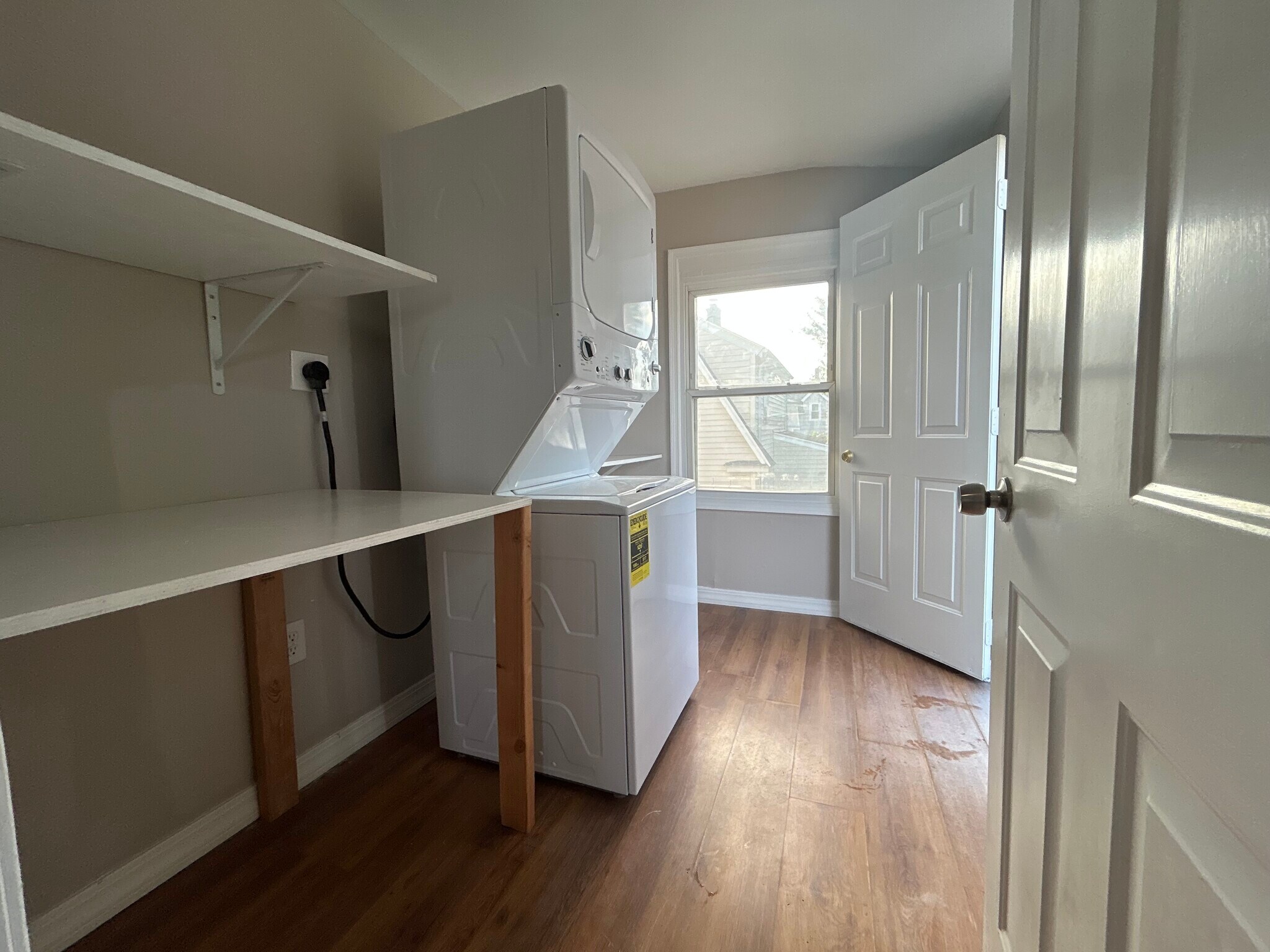 Building Photo - 120 S End Rd