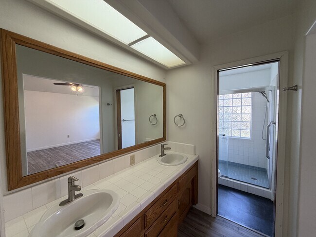 Building Photo - 5310 Summer Cypress Dr