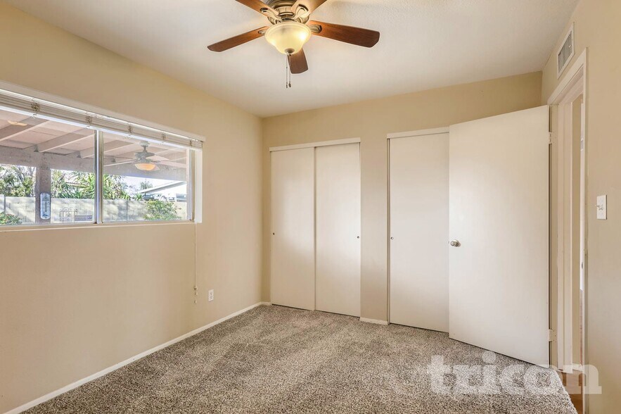 Building Photo - 4910 W Diana Ave