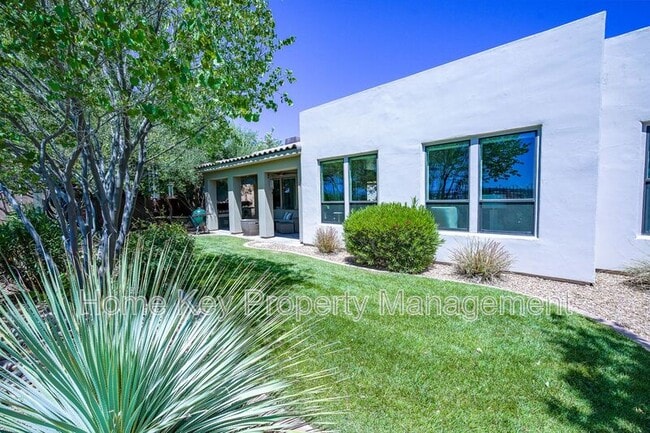 Building Photo - 1359 W Shinnecock Cir