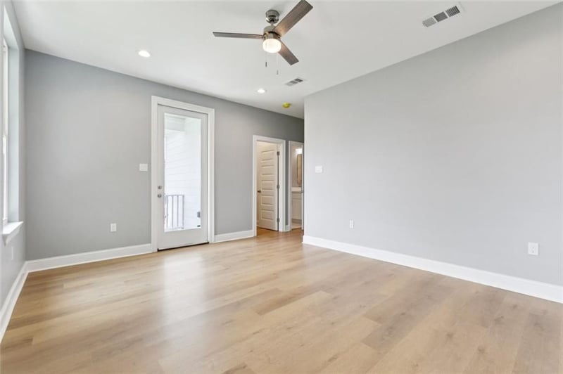 Building Photo - 1222 St Denis St