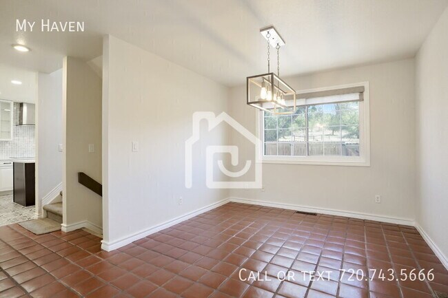 Building Photo - 1620 S Quebec Way