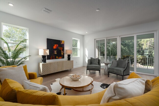 Building Photo - 318 Rafael Blvd NE