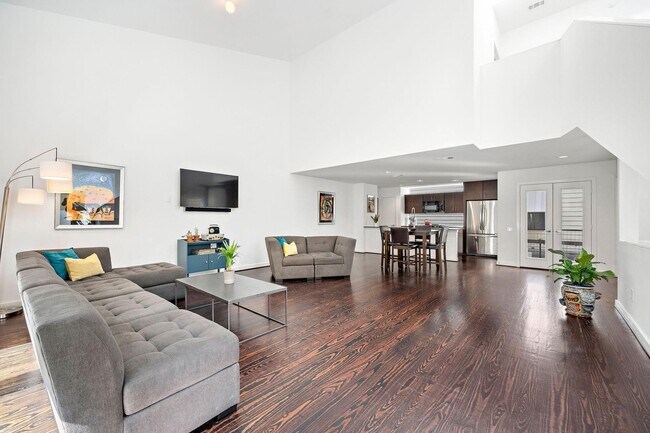 Building Photo - 441 Meadow St