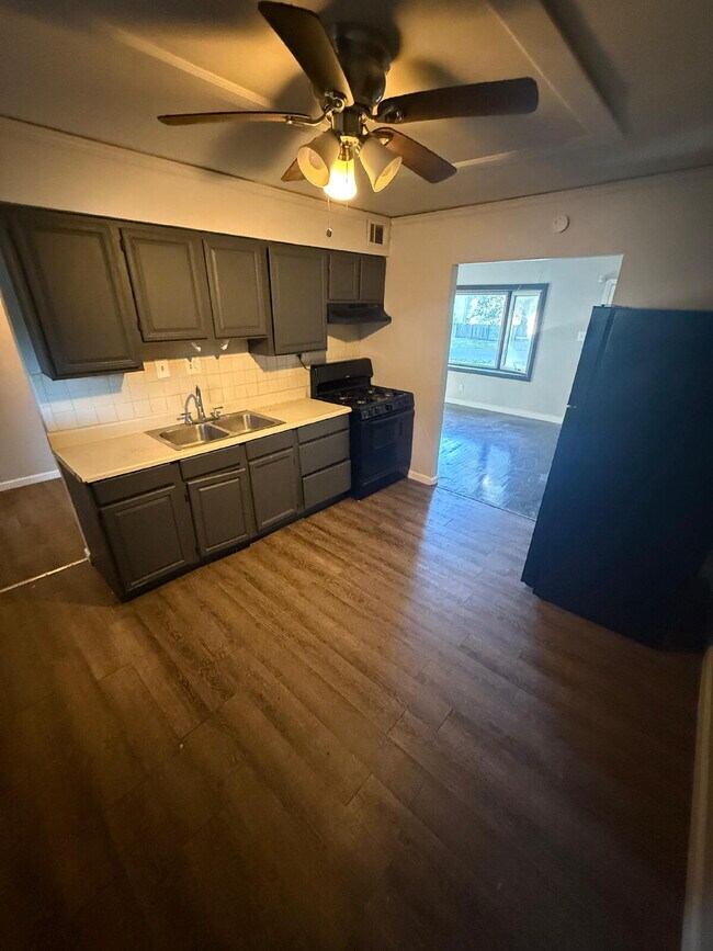 Building Photo - 1117 Redman Blvd