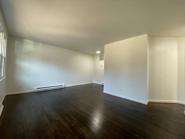 Building Photo - Two bedroom Duplex