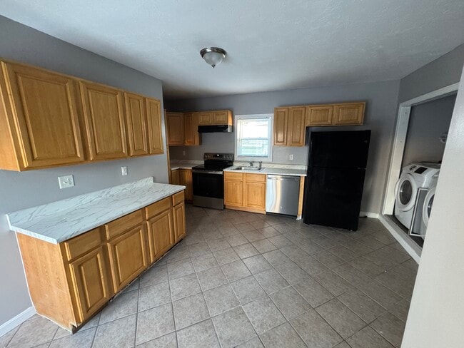 Building Photo - 40 S Whipple St