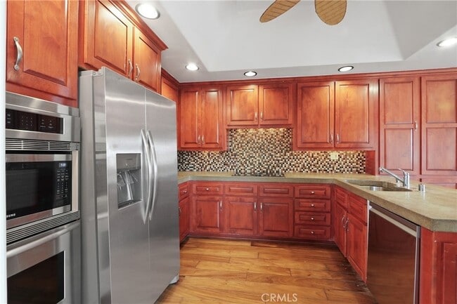 Building Photo - 6031 Shadowbrook Cir