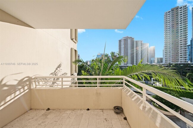 Building Photo - 888 Brickell Key Dr